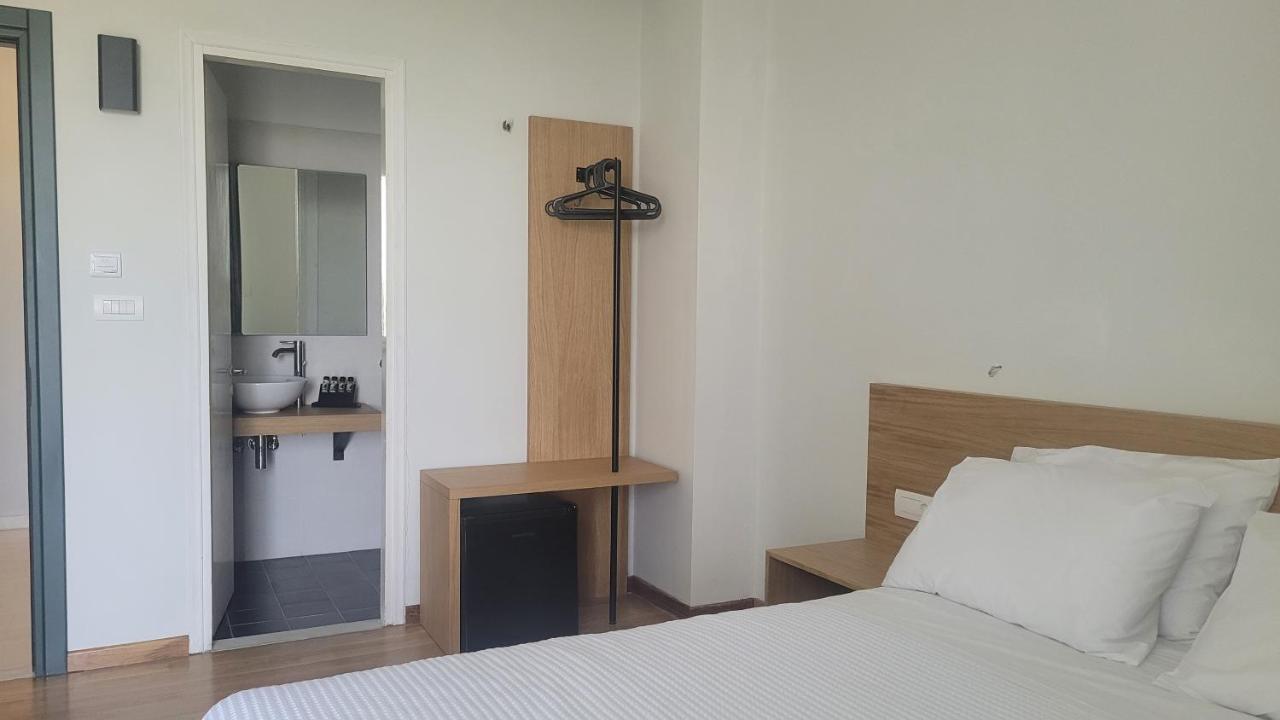 Theoxenia Hotel Андрицаина Екстериор снимка