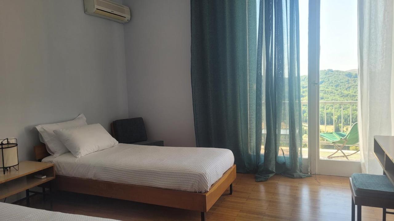 Theoxenia Hotel Андрицаина Екстериор снимка