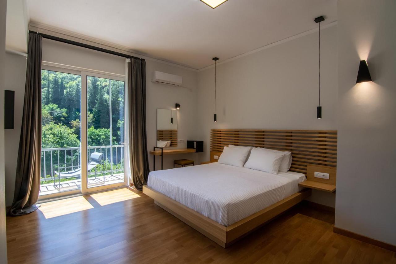 Theoxenia Hotel Андрицаина Екстериор снимка