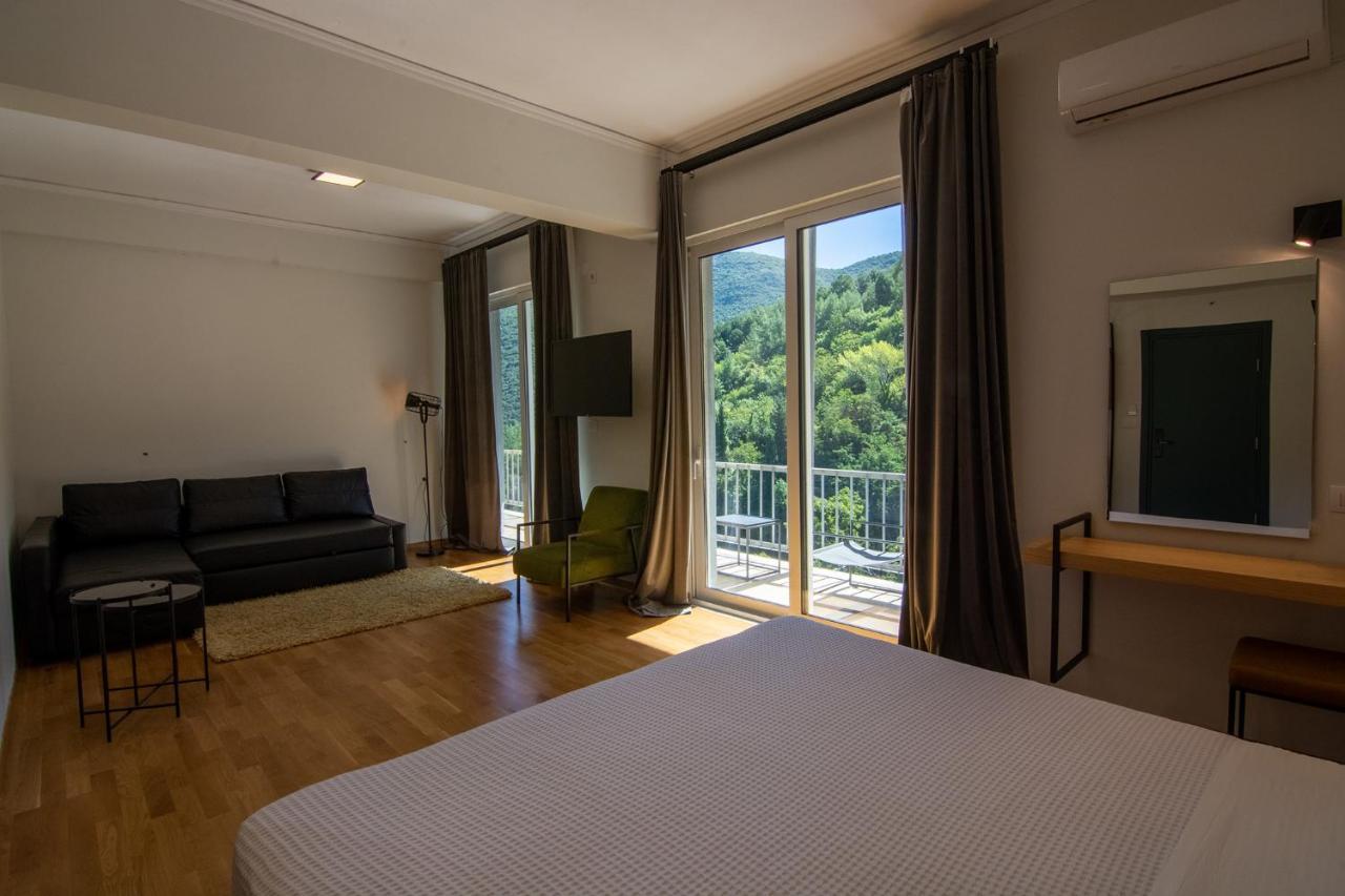 Theoxenia Hotel Андрицаина Екстериор снимка